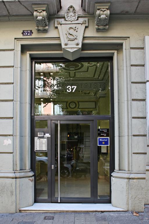 Hostal Aribau Barcelona Exterior photo
