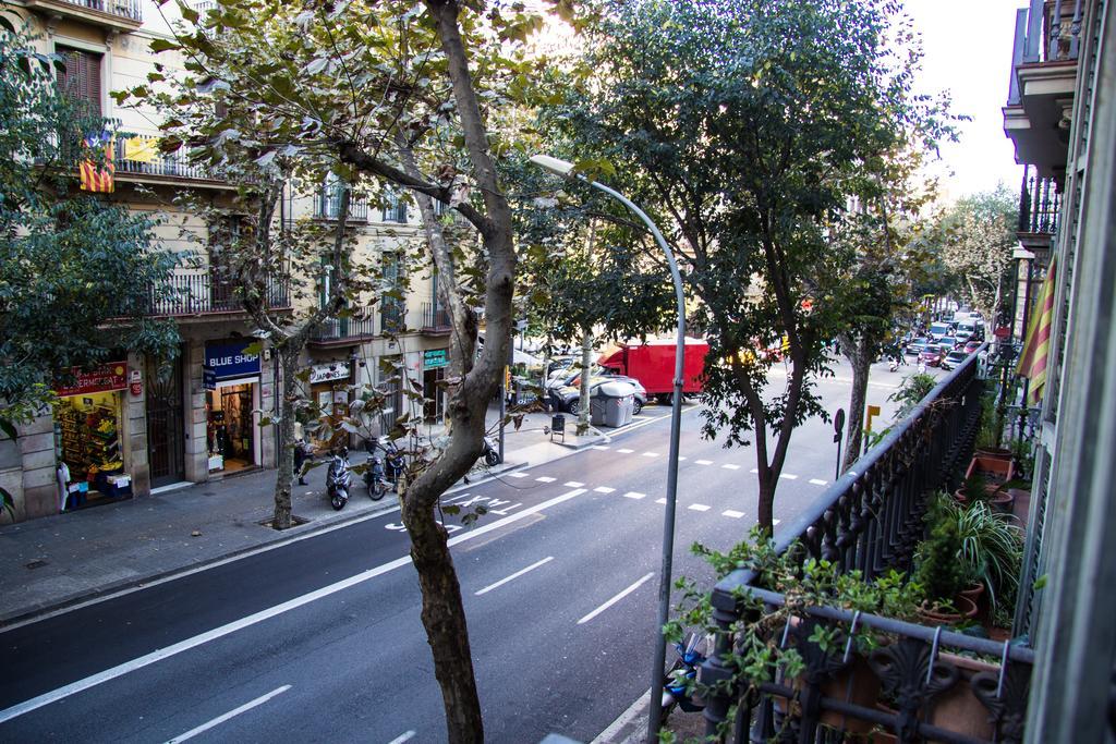 Hostal Aribau Barcelona Exterior photo