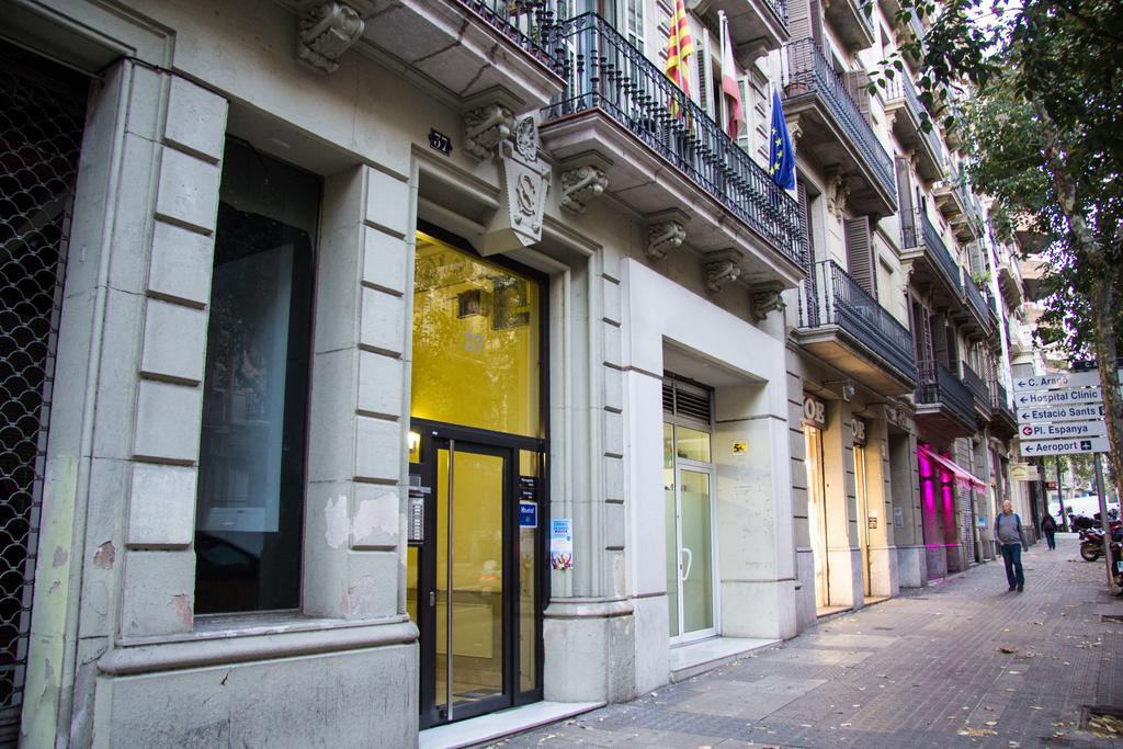 Hostal Aribau Barcelona Exterior photo