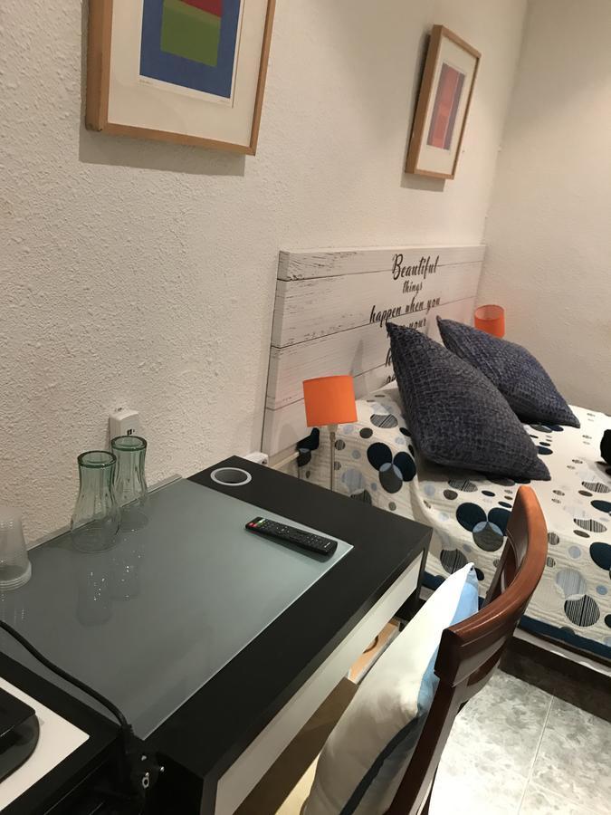 Hostal Aribau Barcelona Exterior photo